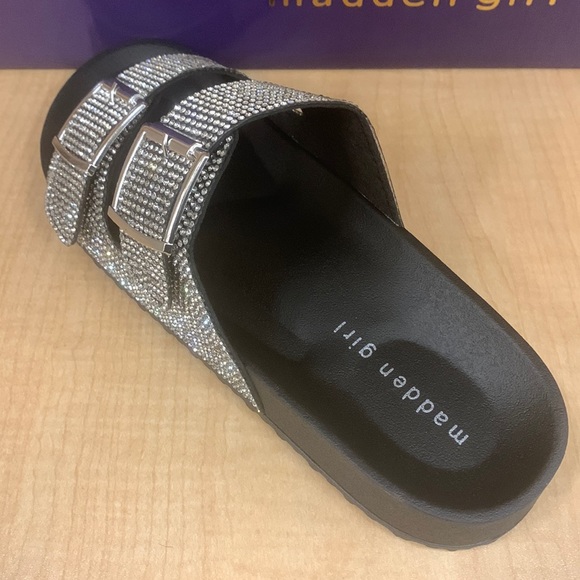 madden girl Women’s Slide Strap Sandal - Picture 6 of 8